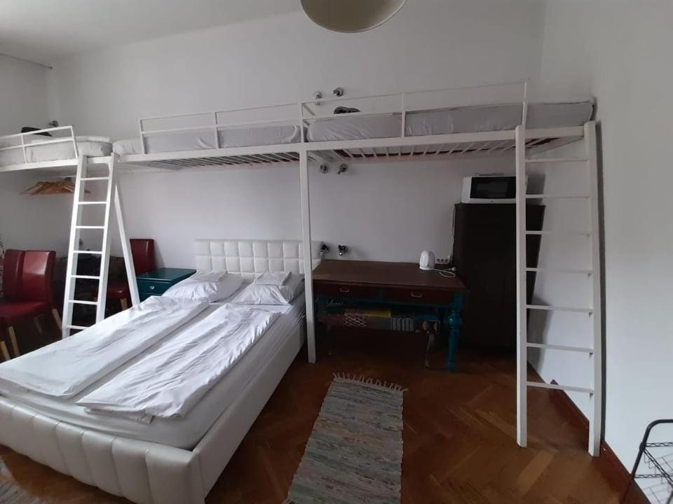 Rodzinna Przestrzen Dla 8 Osob 2 Pokoje Z Lazienka I Mini Aneksem Warsaw Luaran gambar